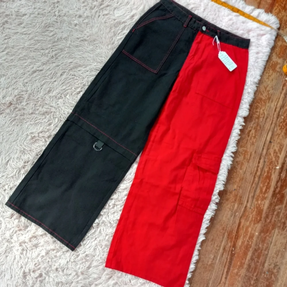 SOLD! Super wideleg red&black deep pocket skater jeans w/red stitching & d-rings - Picture 11 of 11